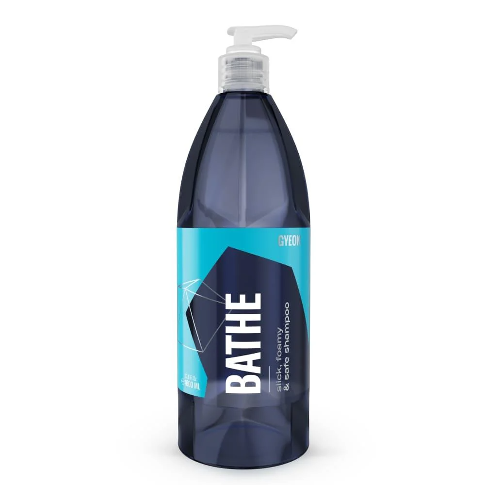 GYEON Q²M Bathe PH Nötr Cilalı Oto Şampuanı – 1000 ml -Yüksek Konsantre Jel Araç Yıkama Köpüğü